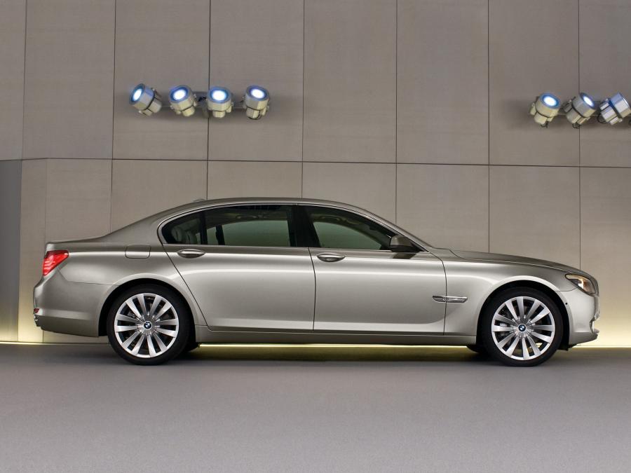  BMW 750Li 2008 года  (фото 14 из 16)